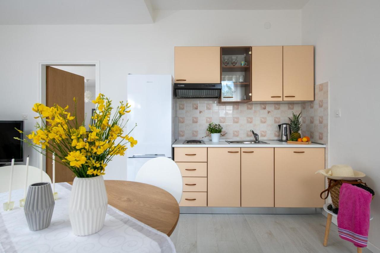 Apartment Alex Labin  Esterno foto