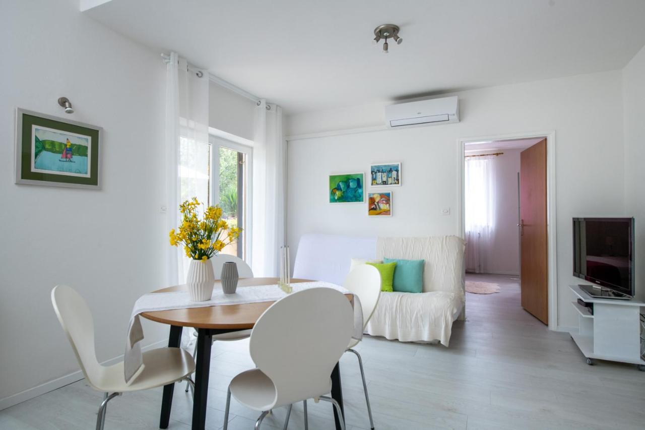 Apartment Alex Labin  Esterno foto