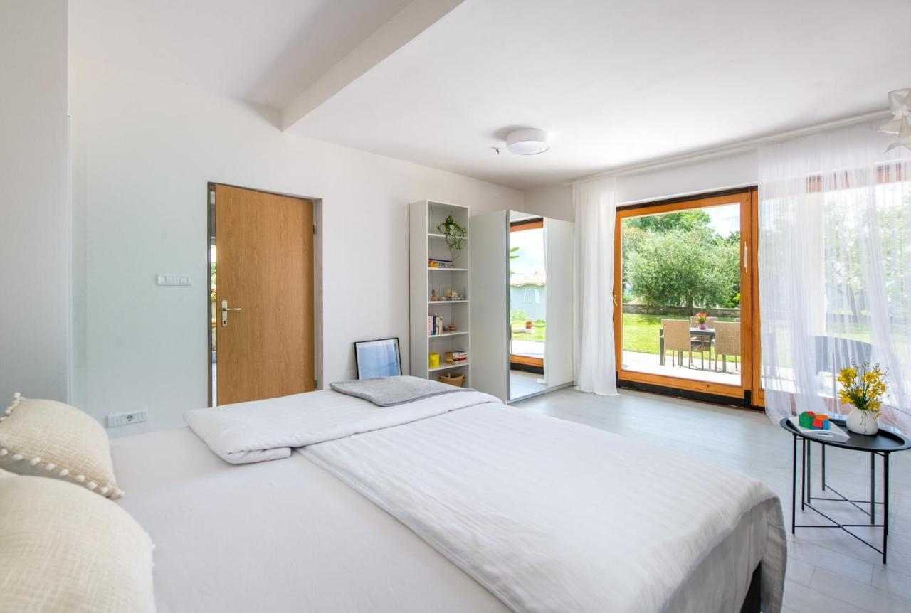 Apartment Alex Labin  Esterno foto
