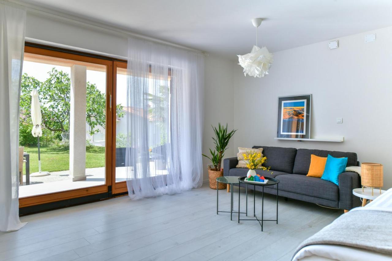 Apartment Alex Labin  Esterno foto
