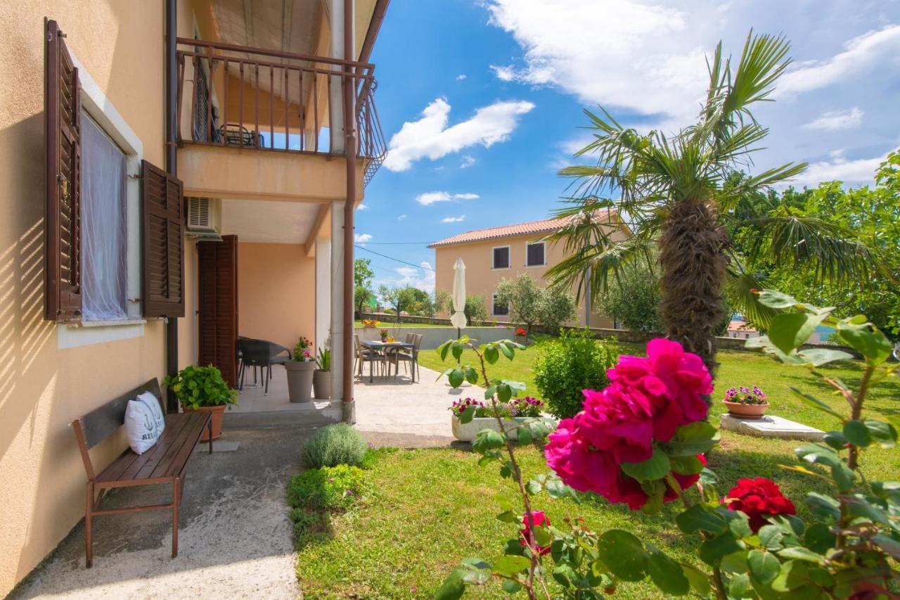 Apartment Alex Labin  Esterno foto