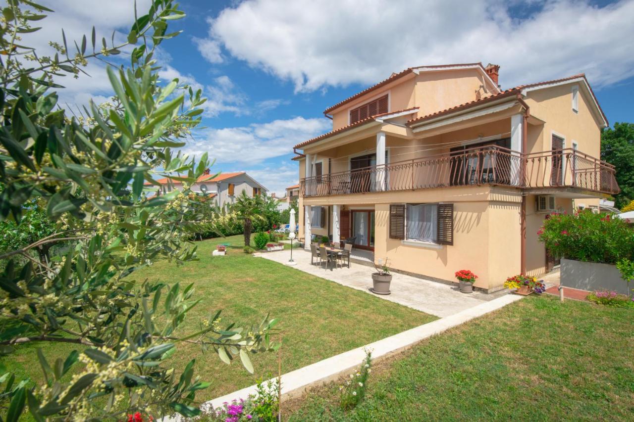 Apartment Alex Labin  Esterno foto